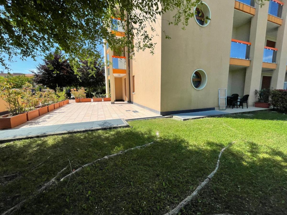 Villaggio Ai Ginepri - Agenzia Cocal Каорле Екстер'єр фото
