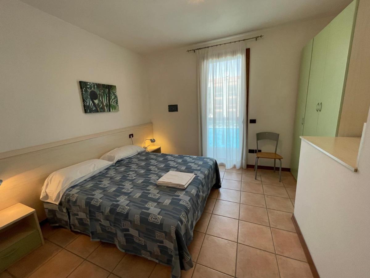 Villaggio Ai Ginepri - Agenzia Cocal Каорле Екстер'єр фото