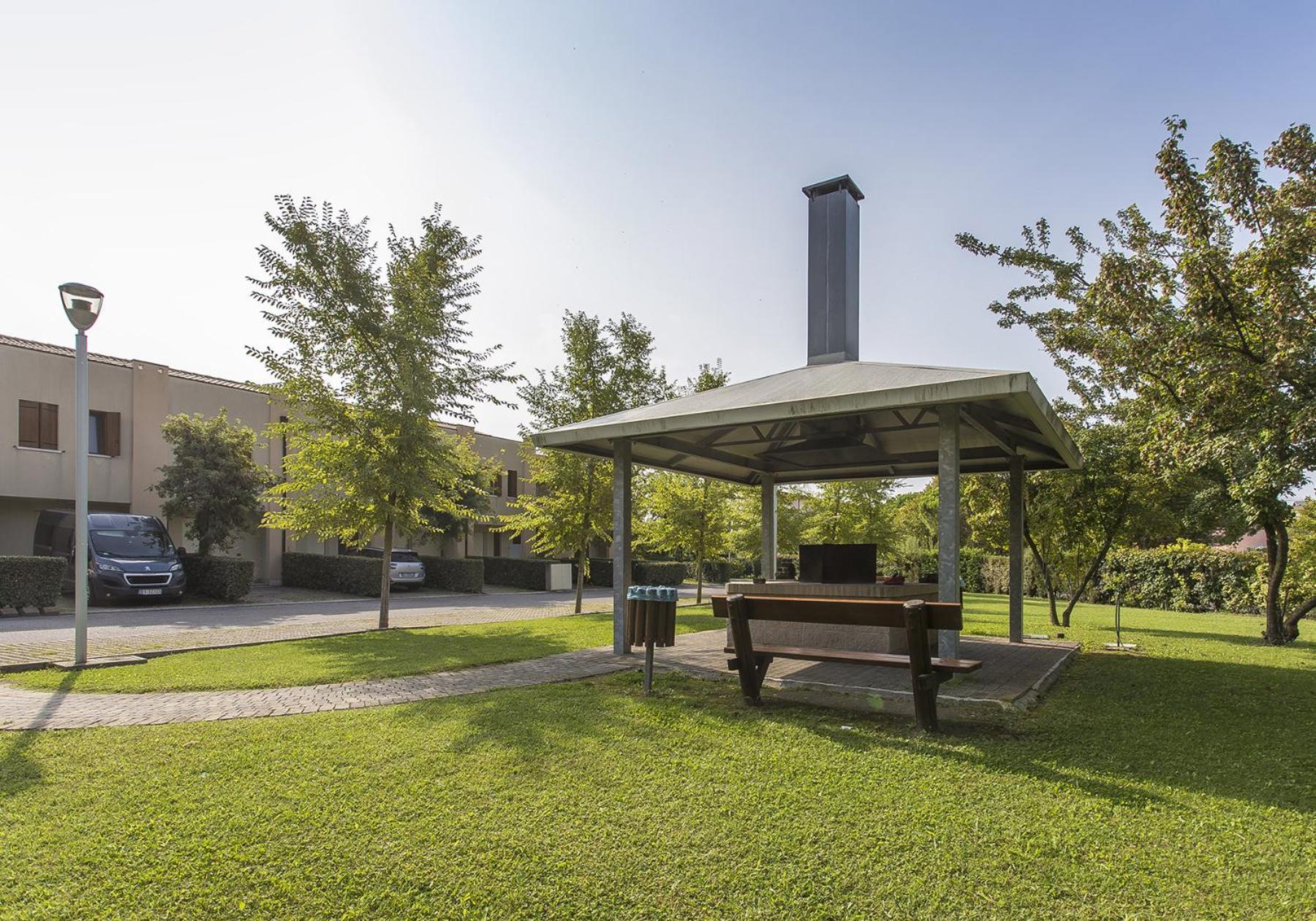 Villaggio Ai Ginepri - Agenzia Cocal Каорле Екстер'єр фото